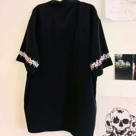 Y2K Tribal Button Up 🖤 - Picture 3 of 3